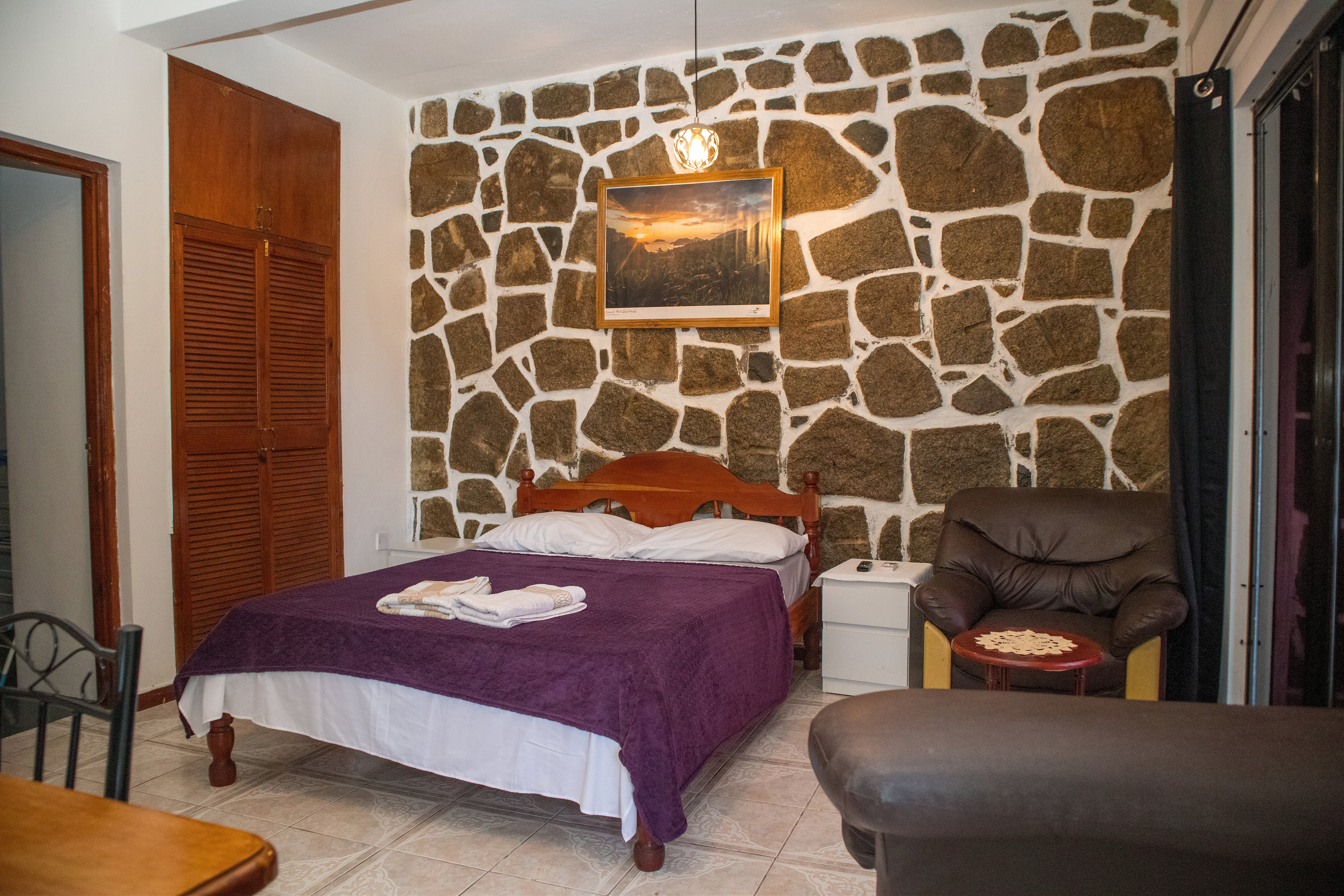 Bedroom Mountain Apartment