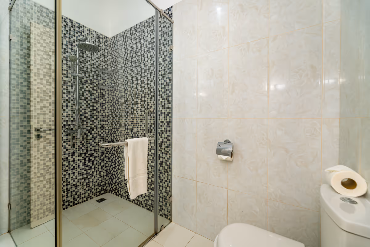 Bathroom Kanasuk Self Catering Apartments