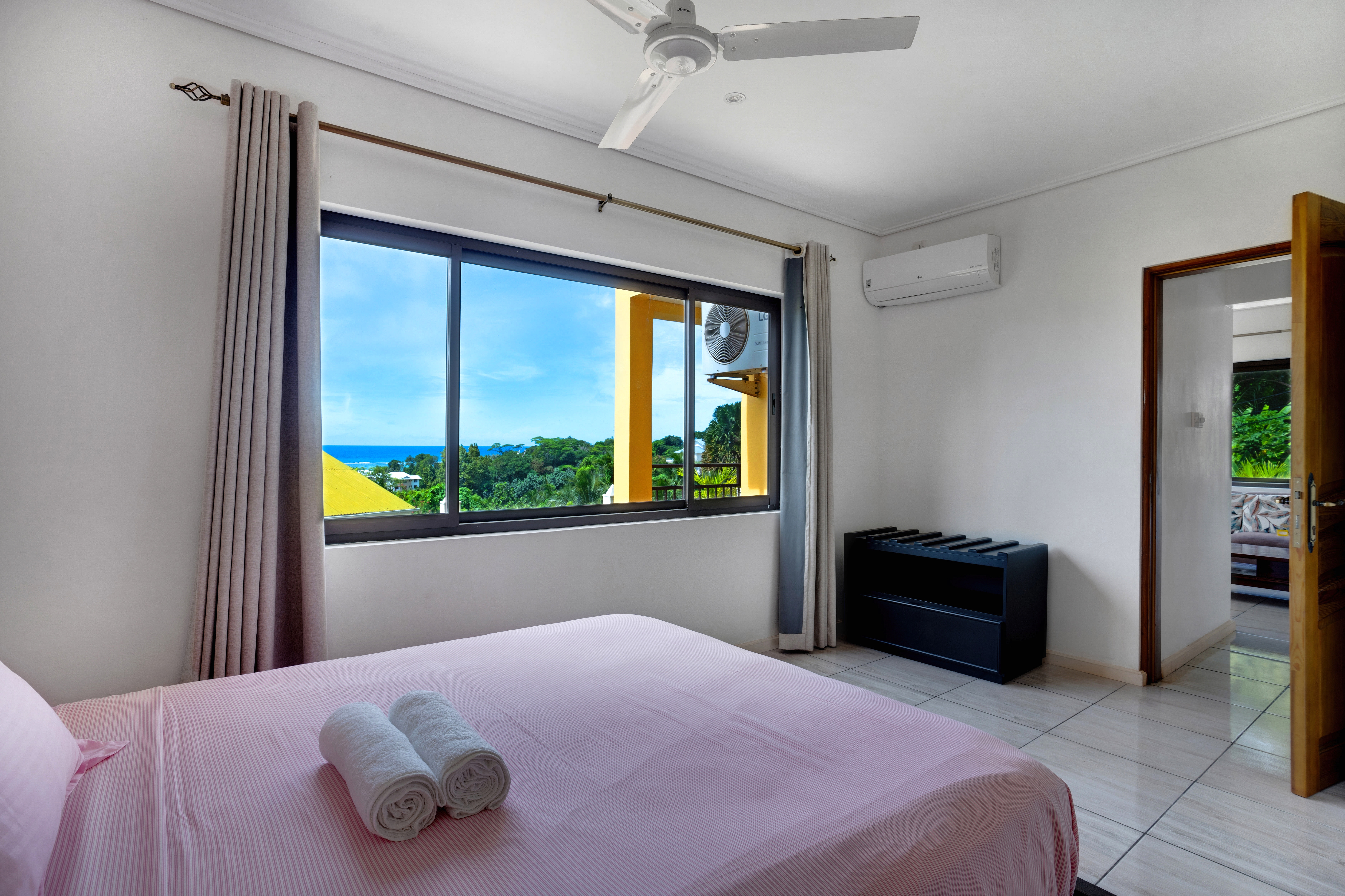 Bedroom Dar & Douce Apartments