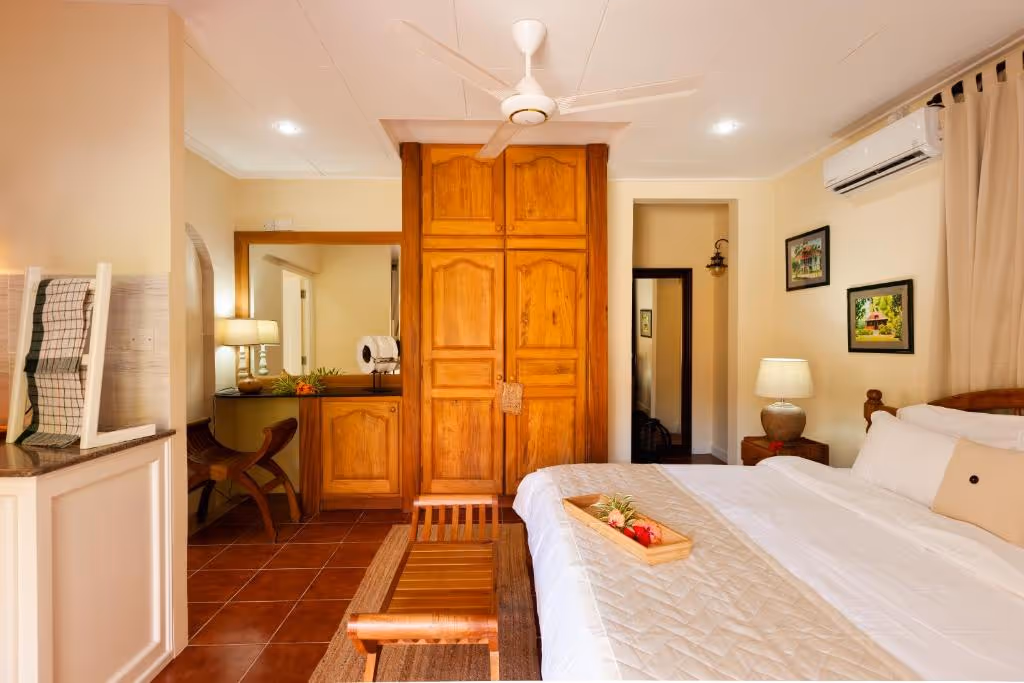 Bedroom Classic room