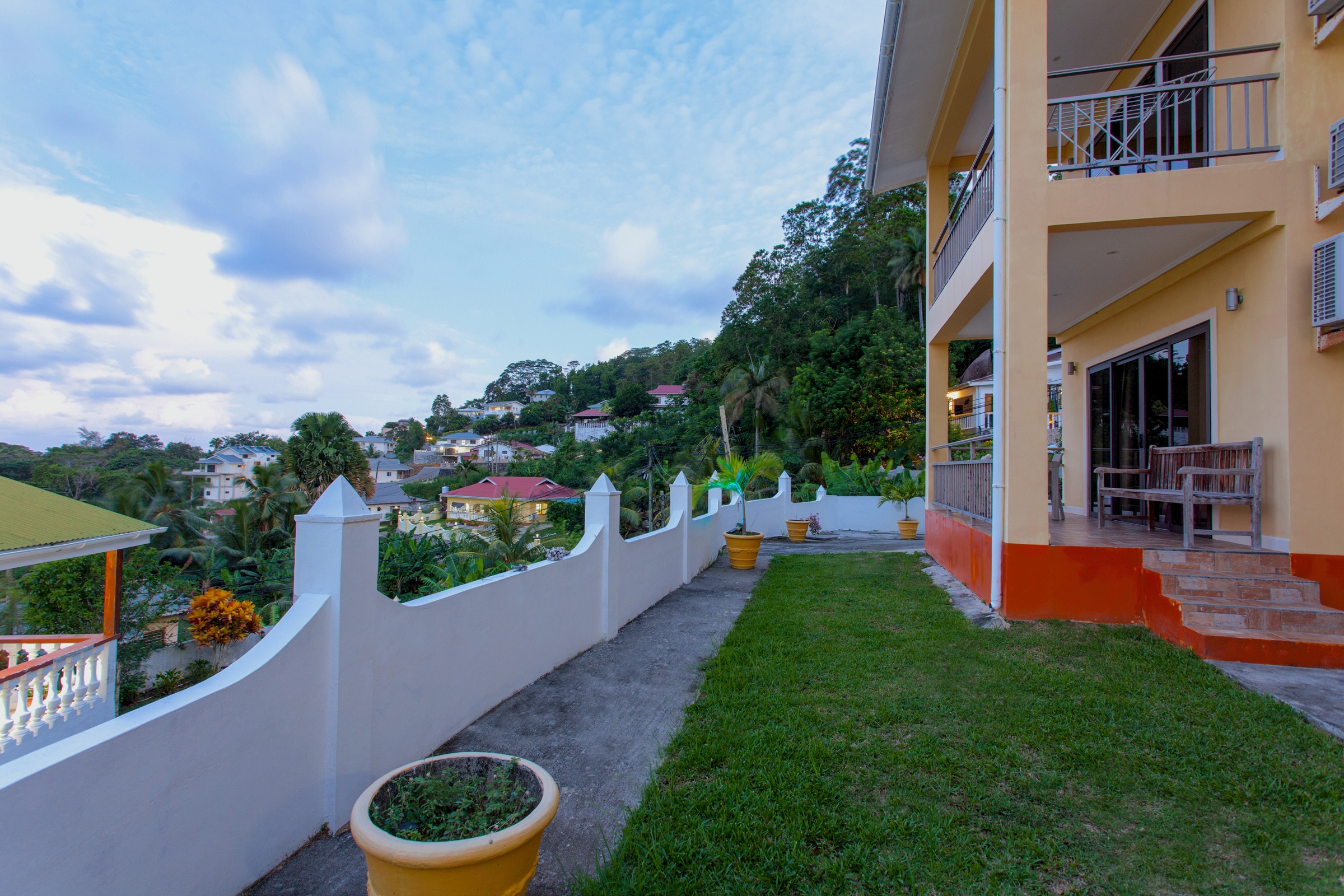 Garden Dar & Douce Apartments
