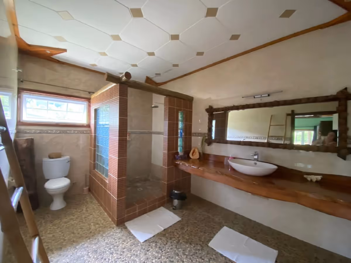 Bathroom Family room