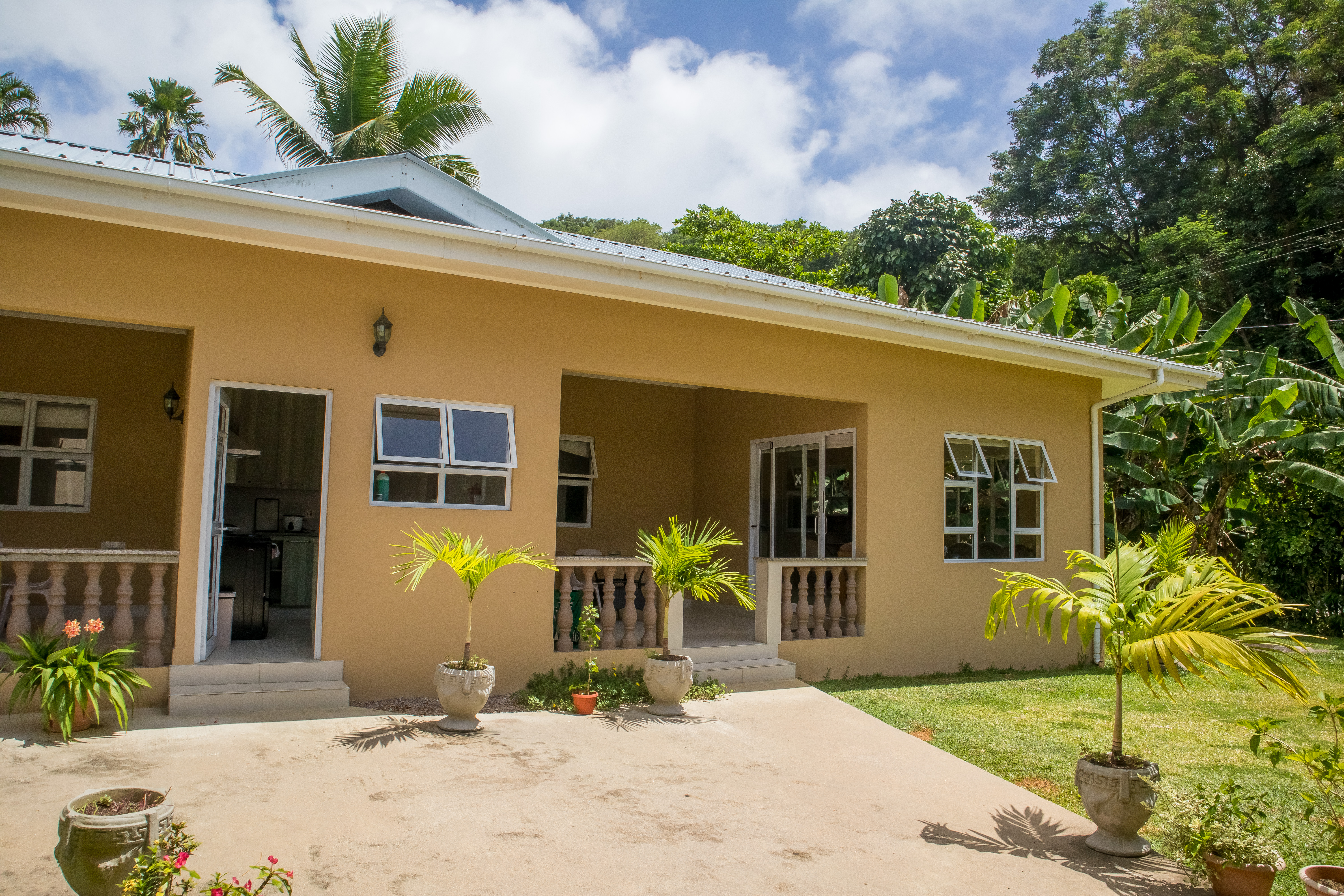 Beau Bassinn Inn