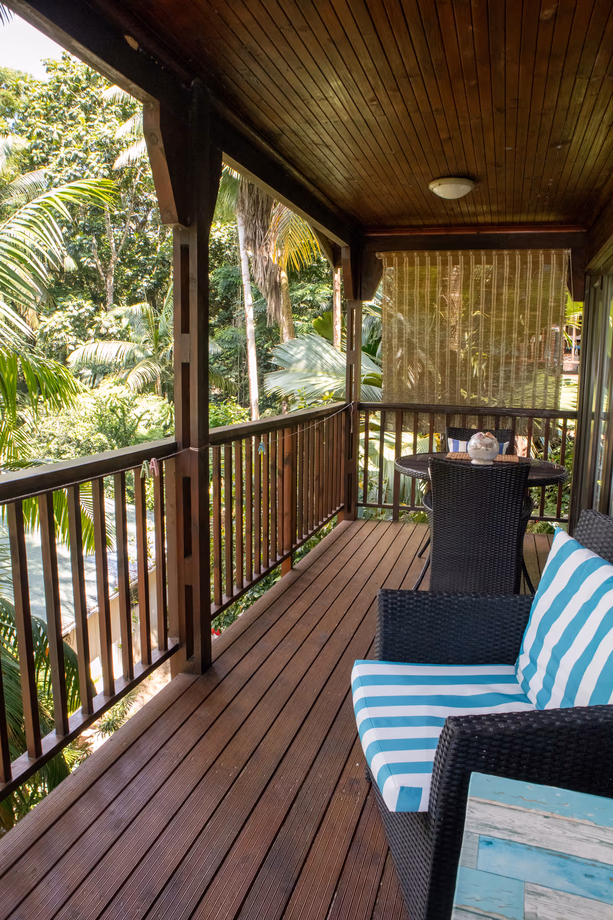 Veranda Hibiscus room