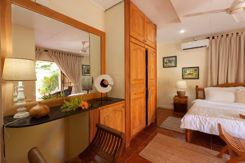 Bedroom Classic room