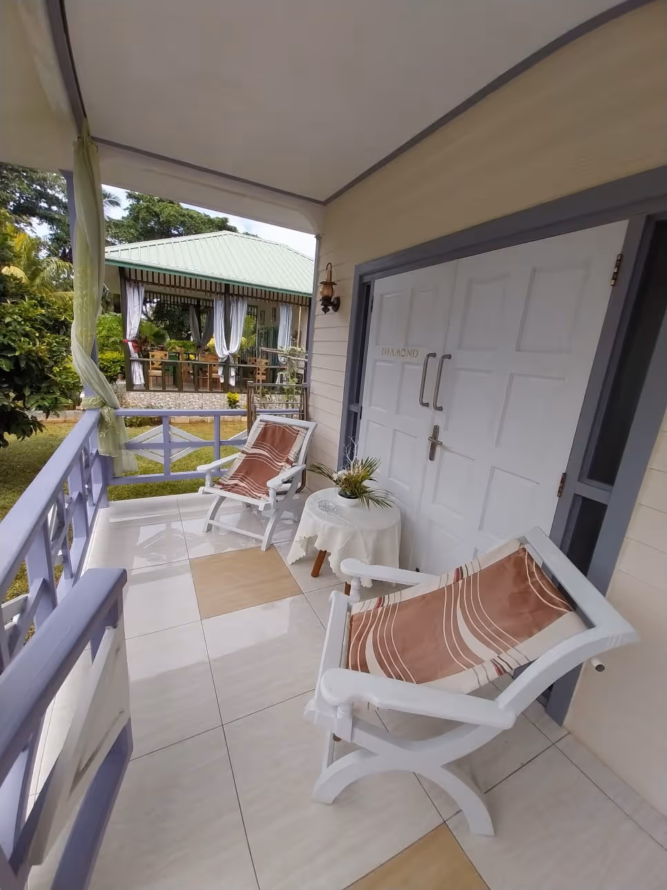 Veranda Sapphire House