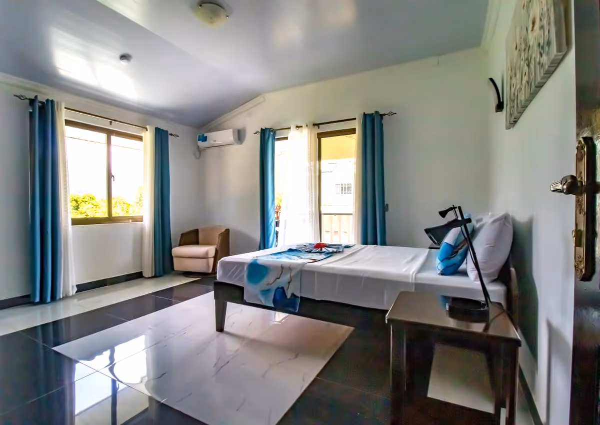 Bedroom Spacious apartment