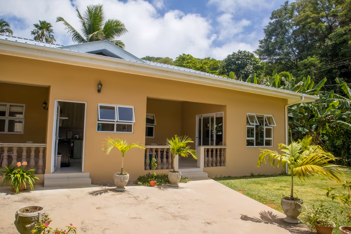 Beau Bassinn Inn
