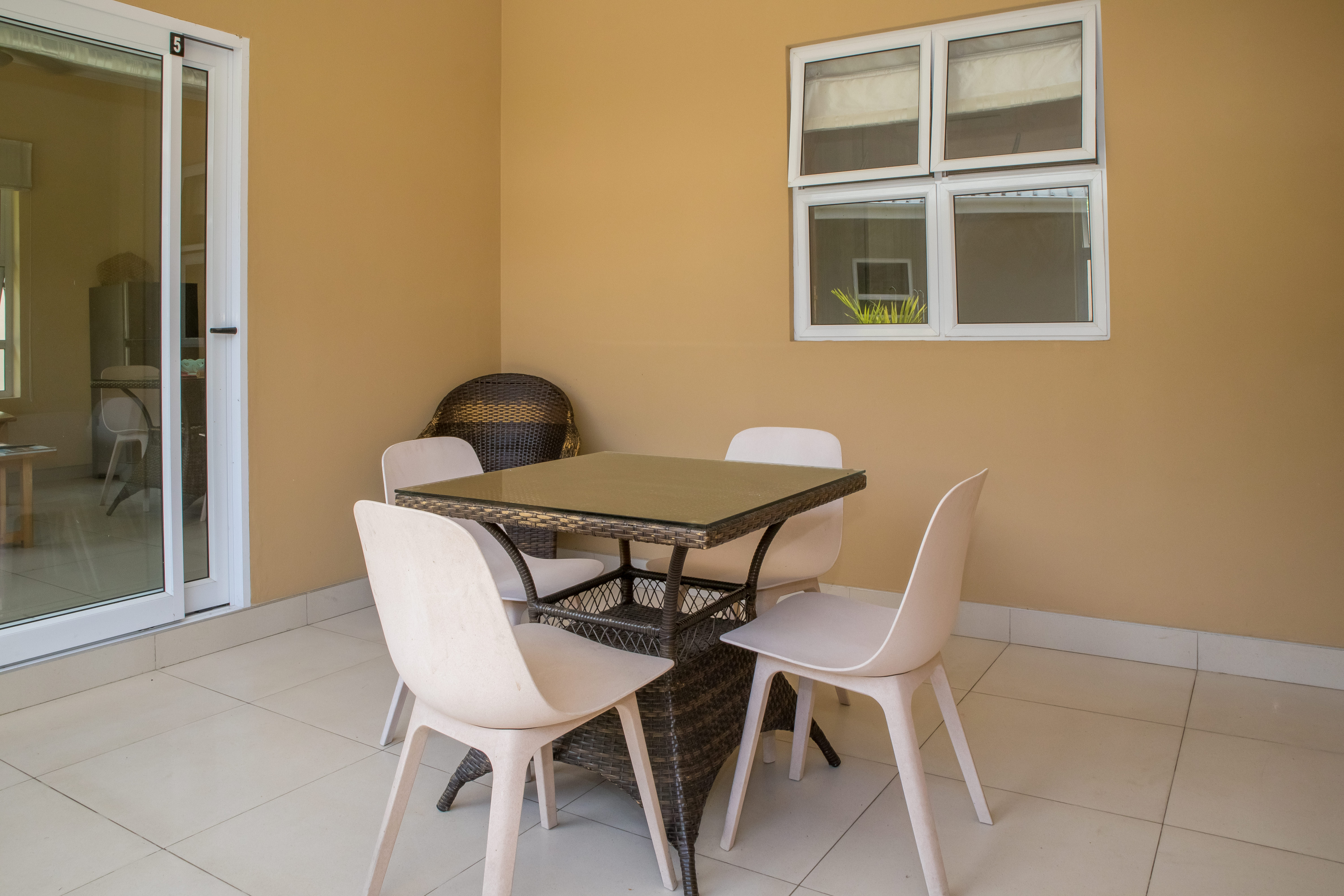Veranda Beau Bassinn Inn